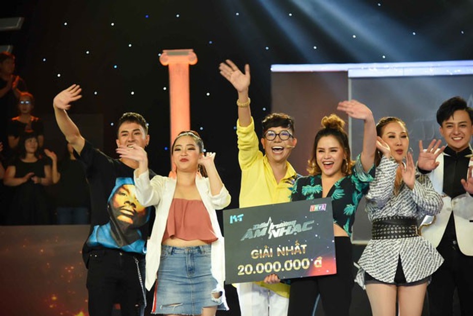 Đội Long Nhật giành chiến thắng và nam ca sĩ từ chối chia giải thưởng cho hai đội còn lại.