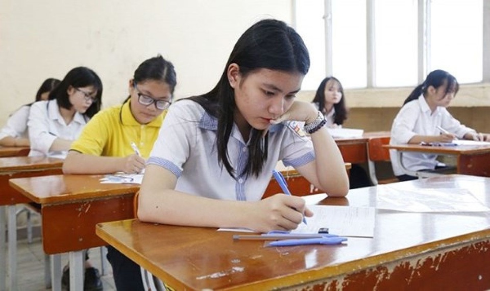 Tuyển sinh đại học, cao đẳng: Cần một phương án cụ thể - 2
Thí sinh tham dự kỳ thi THPT quốc gia 2018 tại Hà Nội.
