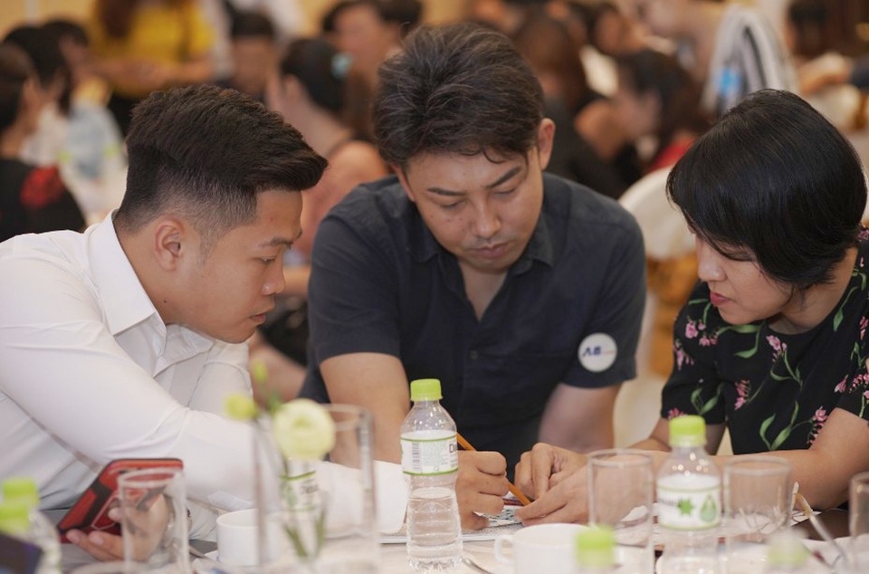 Khách hàng “chen chân” mua nhà phố thương mại Hải Phòng - 2 Nhiều khách hàng đã lựa chọn cho mình một căn nhà phố ưng ý.