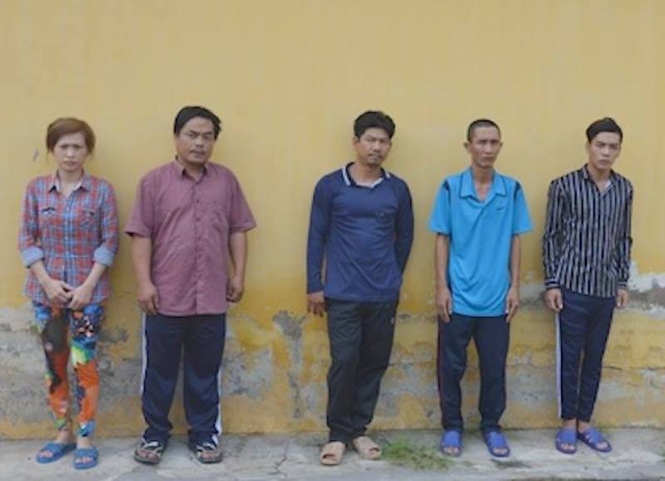Khởi tố, cấm đi khỏi nơi cư trú 5 đối tượng có hành vi gây rối tại trạm BOT - 1 05 đối tượng vừa bị công an huyện Cao Lãnh khởi tố bị can về hành vi gây rối trật tự