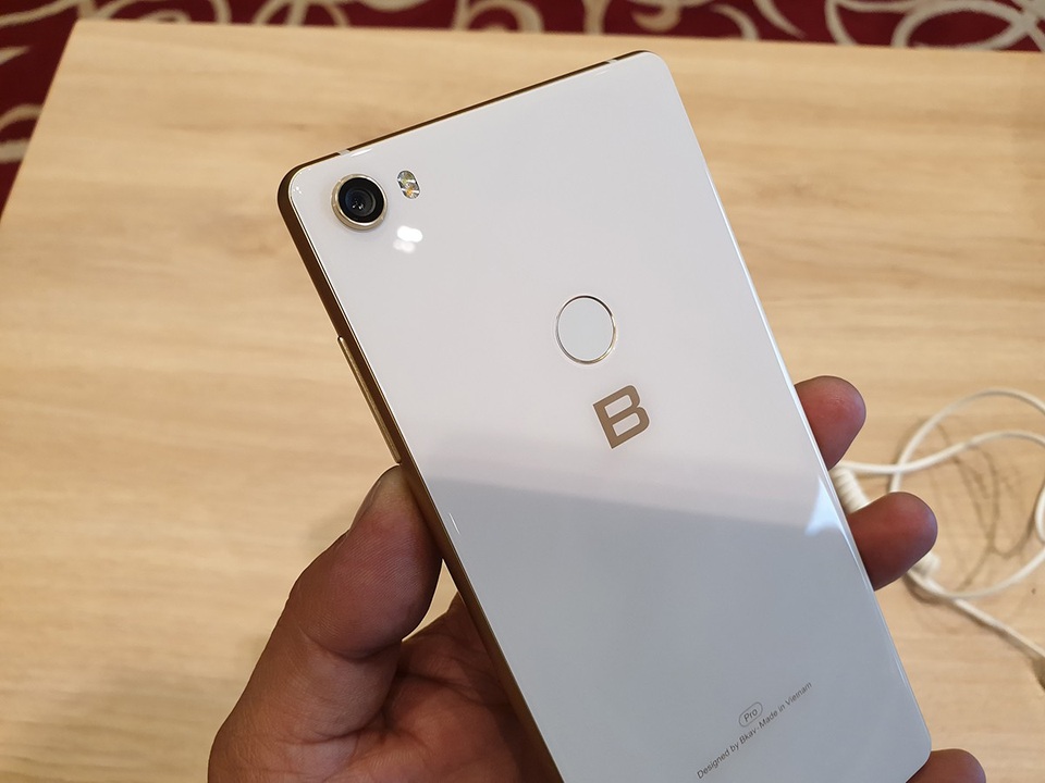 Phiên bản Bphone 3 Pro giá 9,9 triệu đồng khác gì Bphone 3 giá 6,9 triệu? - 7 Phiên bản Bphone 3 Pro giá 9,9 triệu đồng khác gì Bphone 3 giá 6,9 triệu? - 7