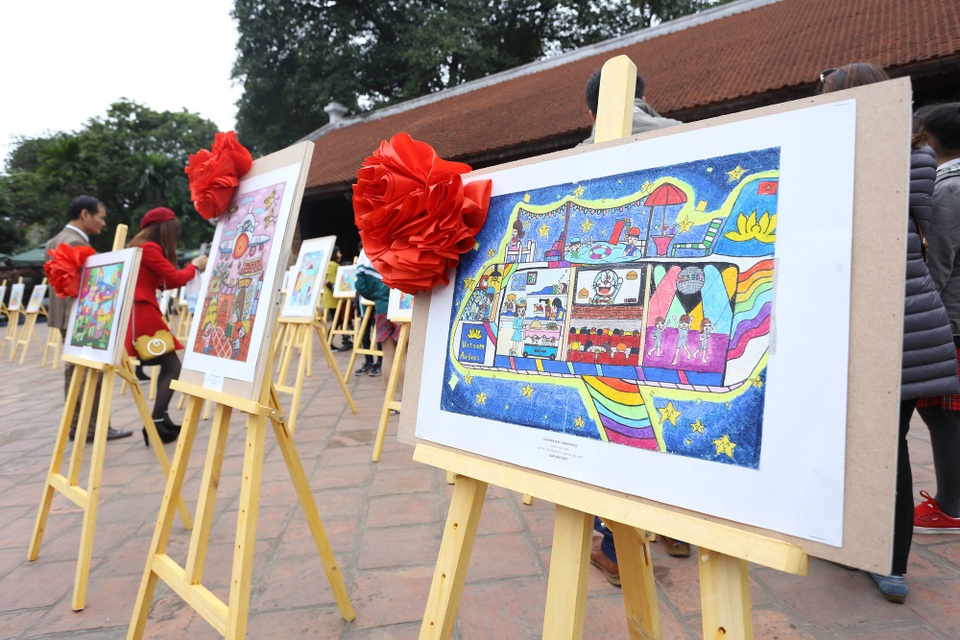 Hơn 700 trường tiểu học Hà Nội thi vẽ tranh “Sải cánh vươn cao” 2018 - 2 Năm 2018, cuộc thi được phát động tới 700 trường tiểu học tại Hà Nội