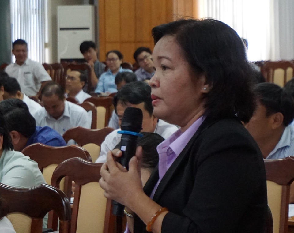 Bạo lực học đường: Người lớn hãy nhìn lại mình! - 1 Bà Nguyễn Thị Cúc:Trước khi lên án học trò, người lớn hãy tự nhìn lại mình
