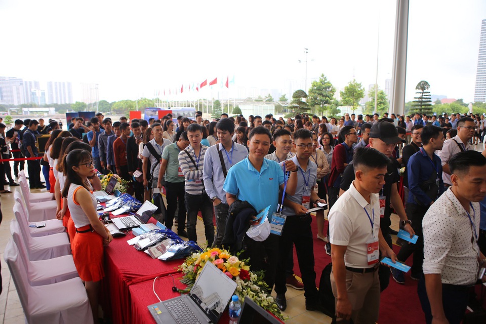 Bphone 3 có thiết kế tràn đáy, camera ấn tượng, giá từ 6,9 triệu đồng - 1 Bphone 3 có thiết kế tràn đáy, camera ấn tượng, giá từ 6,9 triệu đồng - 1