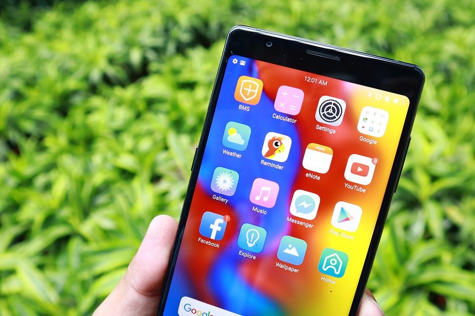 Cận cảnh Bphone 3 màn hình tràn đáy giá 6,9 triệu đồng - 10 Cận cảnh Bphone 3 màn hình tràn đáy giá 6,9 triệu đồng - 10