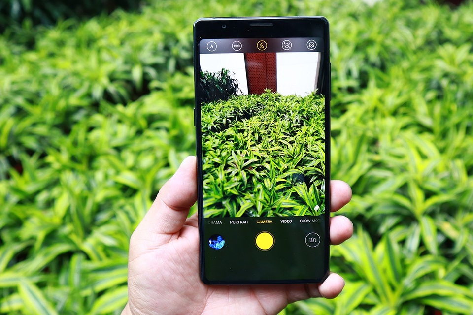 Cận cảnh Bphone 3 màn hình tràn đáy giá 6,9 triệu đồng - 8 Cận cảnh Bphone 3 màn hình tràn đáy giá 6,9 triệu đồng - 8