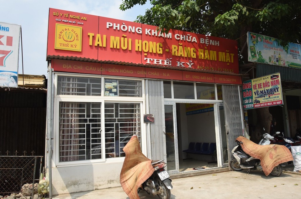 Phát hiện hơn 150 cơ sở hành nghề y dược hoạt động không phép - 2 Phòng khám tai mũi họng không phép của bác sĩ Võ Thế Kỷ ở xã Diễn Hồng, huyện Diễn Châu đang hoạt động (Ảnh: TC).