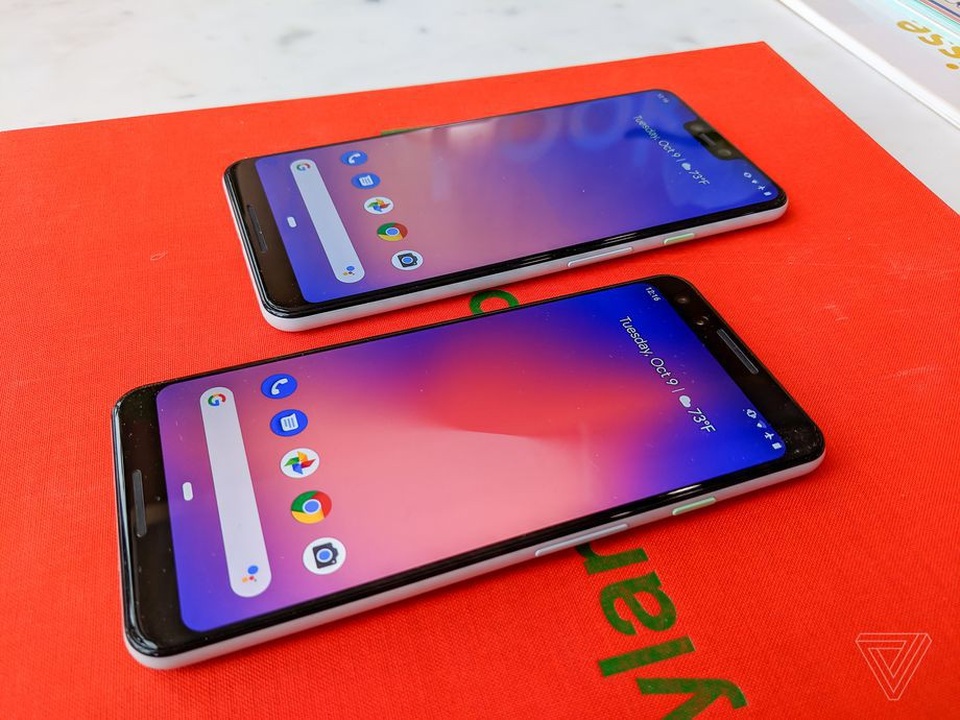 Google trình làng bộ đôi Pixel 3 và 3 XL - Màn hình lớn và camera tốt hơn - 5 Cả 2 sản phẩm đều được trang bị cụm camera kép ở mặt trước