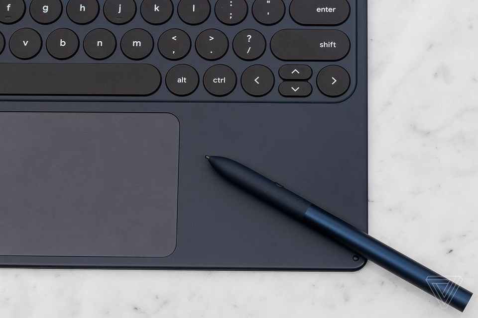 Google ra máy tính bảng Pixel Slate để cạnh tranh với iPad Pro và Surface Pro - 4 Bàn phím rời Pixel Slate Keyboard được tích hợp cả chuột cảm ứng trackpad