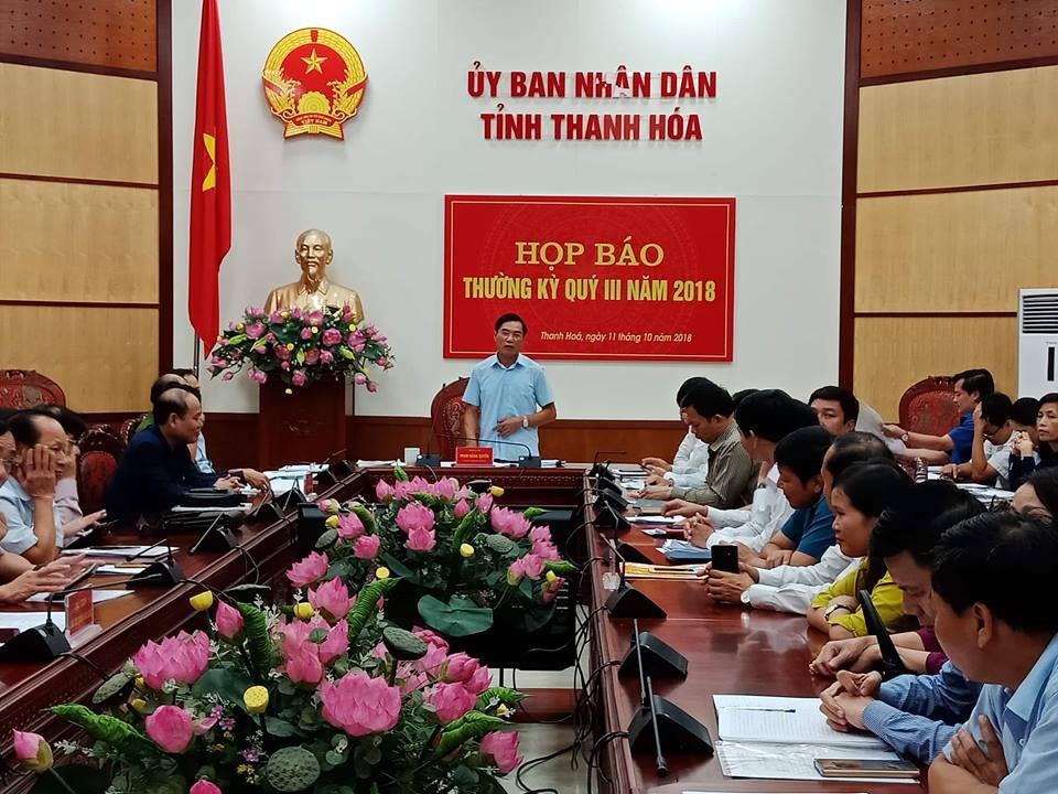 Lãnh đạo tỉnh Thanh Hóa lên tiếng về việc tranh cãi tuyển giáo viên tại trường chuyên Lam Sơn - 1 Phó Chủ tịch UBND tỉnh Thanh Hóa Phạm Đăng Quyền khẳng định để hiệu trưởng Trường chuyên Lam Sơn làm chủ tịch hội đồng tuyển dụng là hoàn toàn hợp lý.