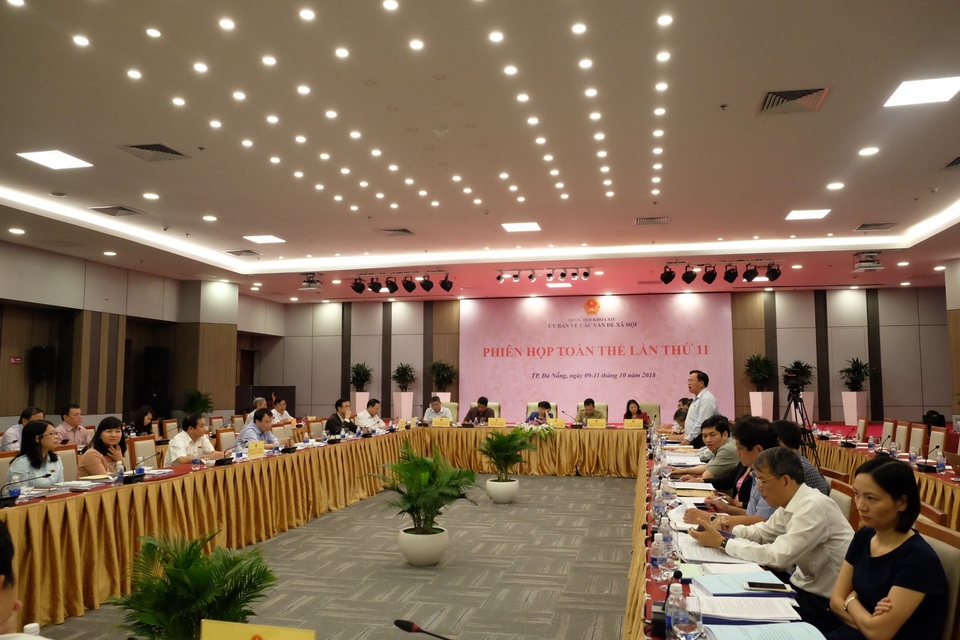 Bộ trưởng Bộ Y tế: Luật về bia rượu không phá vỡ văn hoá - 2 Phiên họp về luật phòng chống tác hại của bia, rượu của UB Các vấn đề về xã hội của Quốc hội vừa diễn ra tại Đà Nẵng ngày 11/10