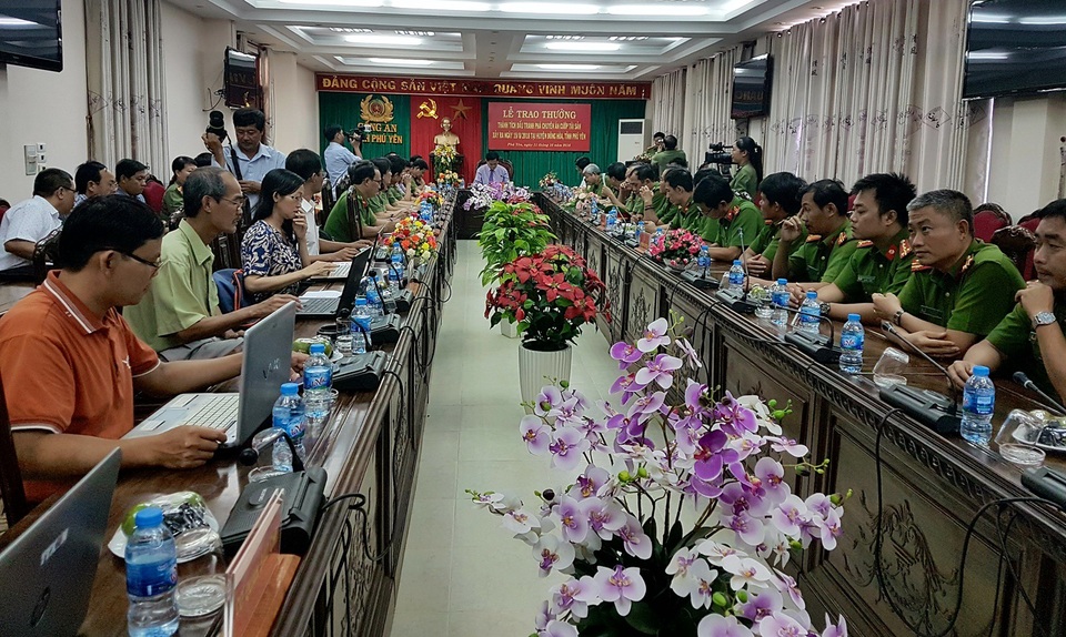 Họp báo thông tin về vụ cướp hàng chục cây vàng ở Phú Yên