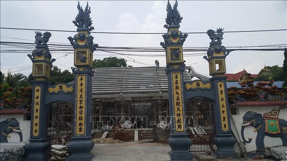 Vụ phá đình 300 tuổi ở Hà Nội: Kỷ luật 3 cán bộ xã - 1 Đình Lương Xá bị phá bỏ hoàn toàn và xây mới lại bằng bê tông (Ảnh: TTX)