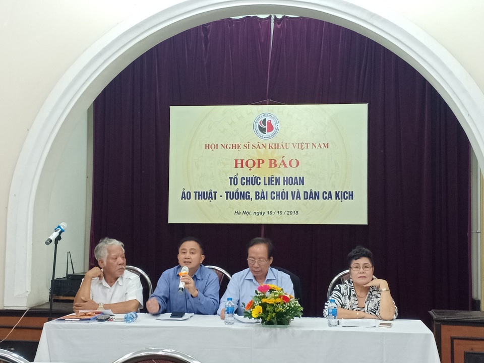 Liên hoan Ảo thuật - Tuồng, bài Chòi và Dân ca kịch toàn quốc 2018 - 1 Hội Nghệ sĩ sân khấu Việt Nam thông tin với báo giới về Liên hoan Ảo thuật - Tuồng, bài Chòi và Dân ca kịch. Ảnh: Tùng Long.