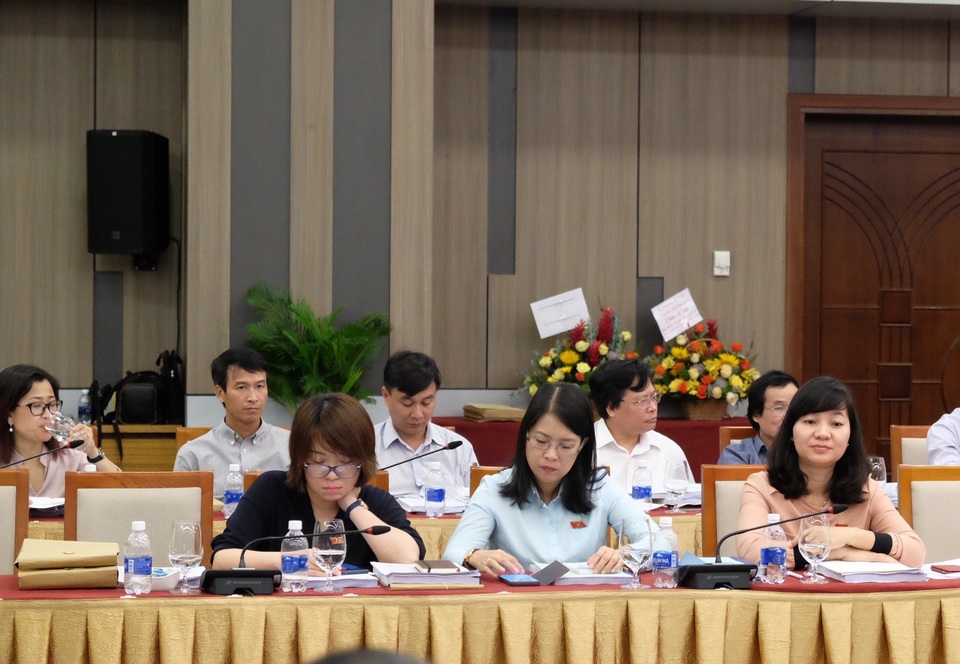 Bộ trưởng Bộ Y tế: Luật về bia rượu không phá vỡ văn hoá - 5 Các ĐB góp ý cần mở rộng đối tượng bị ảnh hưởng bởi tác động của bia, rượu