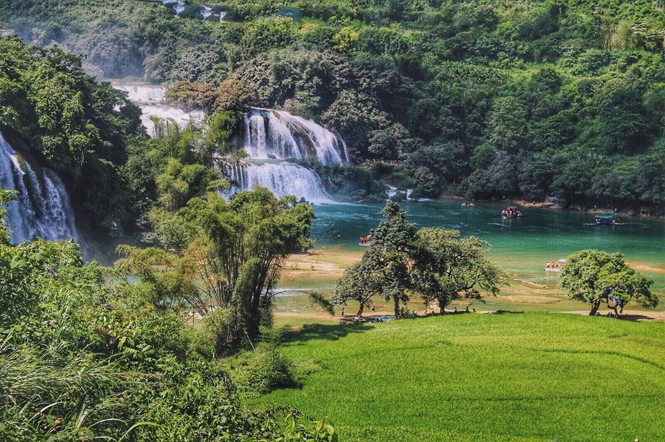 “Thiên đường mùa thu” ở Việt Nam nhất định phải ghé thăm tháng 10 này - 3 Thác Bản Giốc đẹp nhất vào mùa thu, mùa nước đổ trắng xóa cả góc trời. Ảnh: Thanh Thúy
