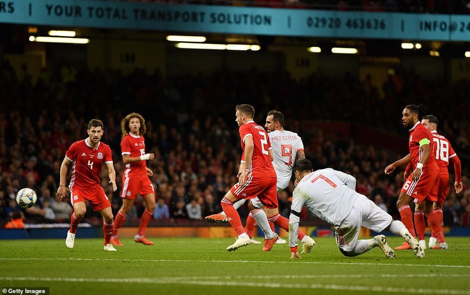 
Morata chơi khá hay khi được đá chính từ đầu
