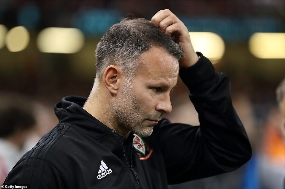 
Nỗi thất vọng của HLV Ryan Giggs bên phía Xứ Wales
