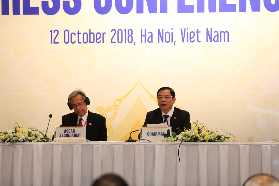 Việt Nam tổ chức thành công 3 hội nghị cấp Bộ trưởng về hợp tác ASEAN - 1 Bộ trưởng Bộ NN&PTNT Nguyễn Xuân Cường thông báo kết quả các hội nghị...