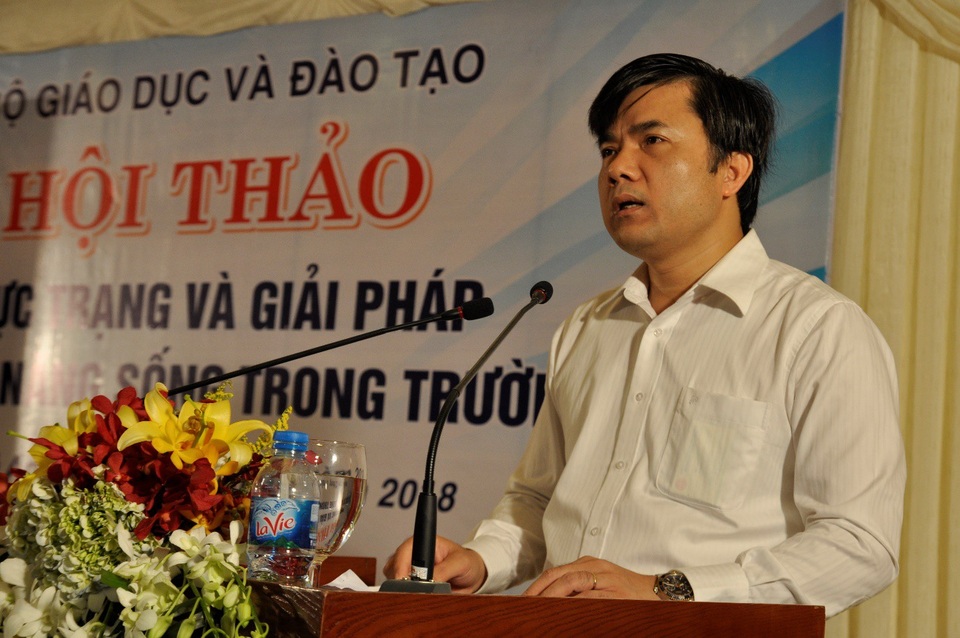 Giáo dục kỹ năng sống: Sự chuyển mình mạnh mẽ về môi trường văn hoá học đường - 1 Phó Vụ trưởng phụ trách Vụ Giáo dục chính trị và Công tác HSSV (Bộ GD&ĐT) Bùi Văn Linh chủ trì hội thảo.