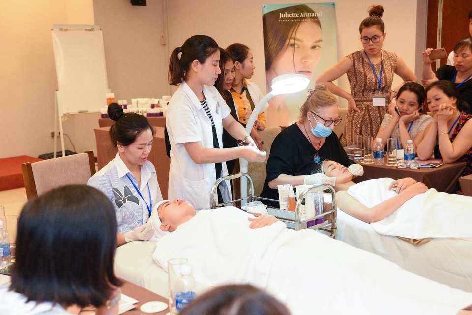 Khởi động chuỗi Workshop: Trẻ hoá không cần phẫu thuật cùng Juliette Armand - 2