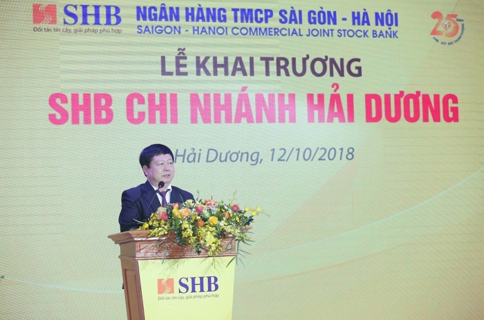 SHB tiếp tục chiến lược mở rộng mạng lưới, nâng cao chất lượng phục vụ khách hàng - 2
Phát biểu tại buổi lễ, ông Nguyễn Dương Thái – Phó Bí thư Tỉnh ủy, Chủ tịch UBND tỉnh Hải Dương đã tin tưởng và đánh giá cao vị thế, uy tín thương hiệu và những gì SHB đã làm không chỉ ở phạm vi trong nước mà còn lan tỏa ở những quốc gia khác, đồng thời ghi nhận những nỗ lực không ngừng của ngân hàng SHB trong suốt thời gian qua