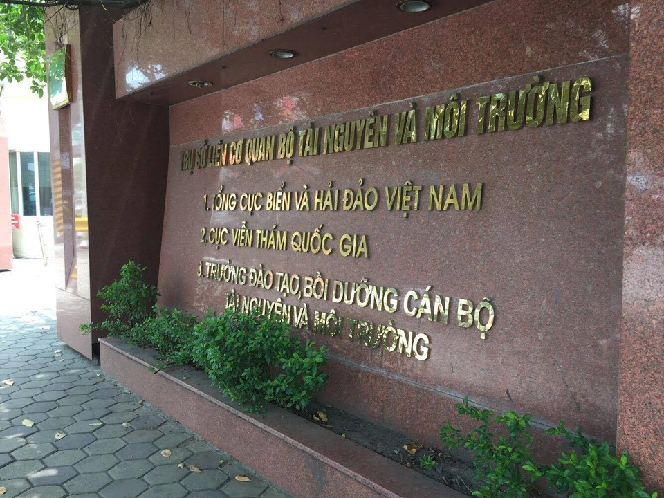 Bộ TN-MT “chưa xử lý” vụ xin tiếp tục giữ chức Giám đốc Trung tâm Hải văn - 1 Tổng cục Biển và Hải đảo Việt Nam có ưu ái trong việc đề xuất, xin Bộ Tài nguyên và Môi trường chủ trương kéo dài thời gian giữ chức Giám đốc Trung tâm Hải văn đối với ông Trần Hồng Lam? (Ảnh: Nguyễn Trường).