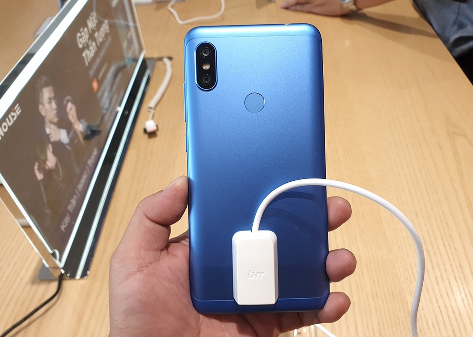 Smartphone 4 camera đầu tiên của Xiaomi lên kệ, giá 4,9 triệu đồng - 1 Smartphone 4 camera đầu tiên của Xiaomi lên kệ, giá 4,9 triệu đồng - 1