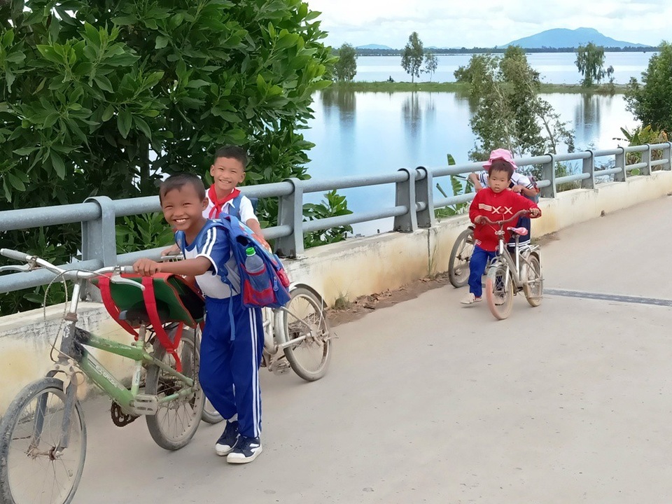 Từ khi xây dựng xã nông thôn mới, hàng năm tỷ lệ huy động trẻ ra lớp tăng cao và mấy năm qua xã Vĩnh Gia không còn tình trạng học sinh bỏ học vì hoàn cảnh khó khăn