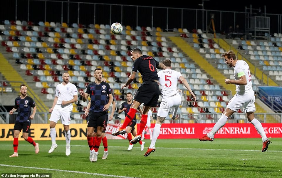 Đội tuyển Anh bất phân thắng bại với Croatia - 17
Harry Kane ở tình huống đánh đầu tìm đúng xà ngang của Croatia