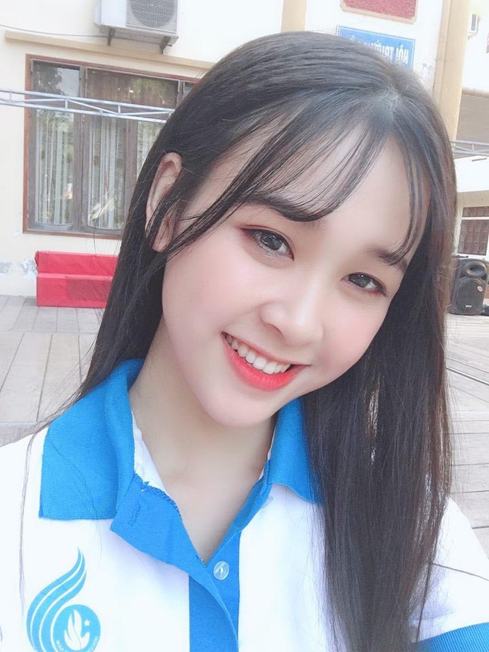 Tân Hoa khôi sinh viên Nghệ An là cô gái đến từ Hoà Bình - 7 Thành công với Thảo Vi mà nói chính là được bên cạnh người thân, bạn bè sống một cuộc sống an yên, bình dị.