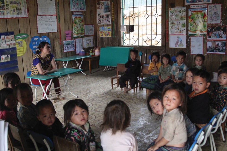 Tình trạng thừa, thiếu giáo viên: Trách nhiệm của ai? - 2
Tinh giản biên chế nhưng không thể thiếu giáo viên vùng sâu, vùng xa