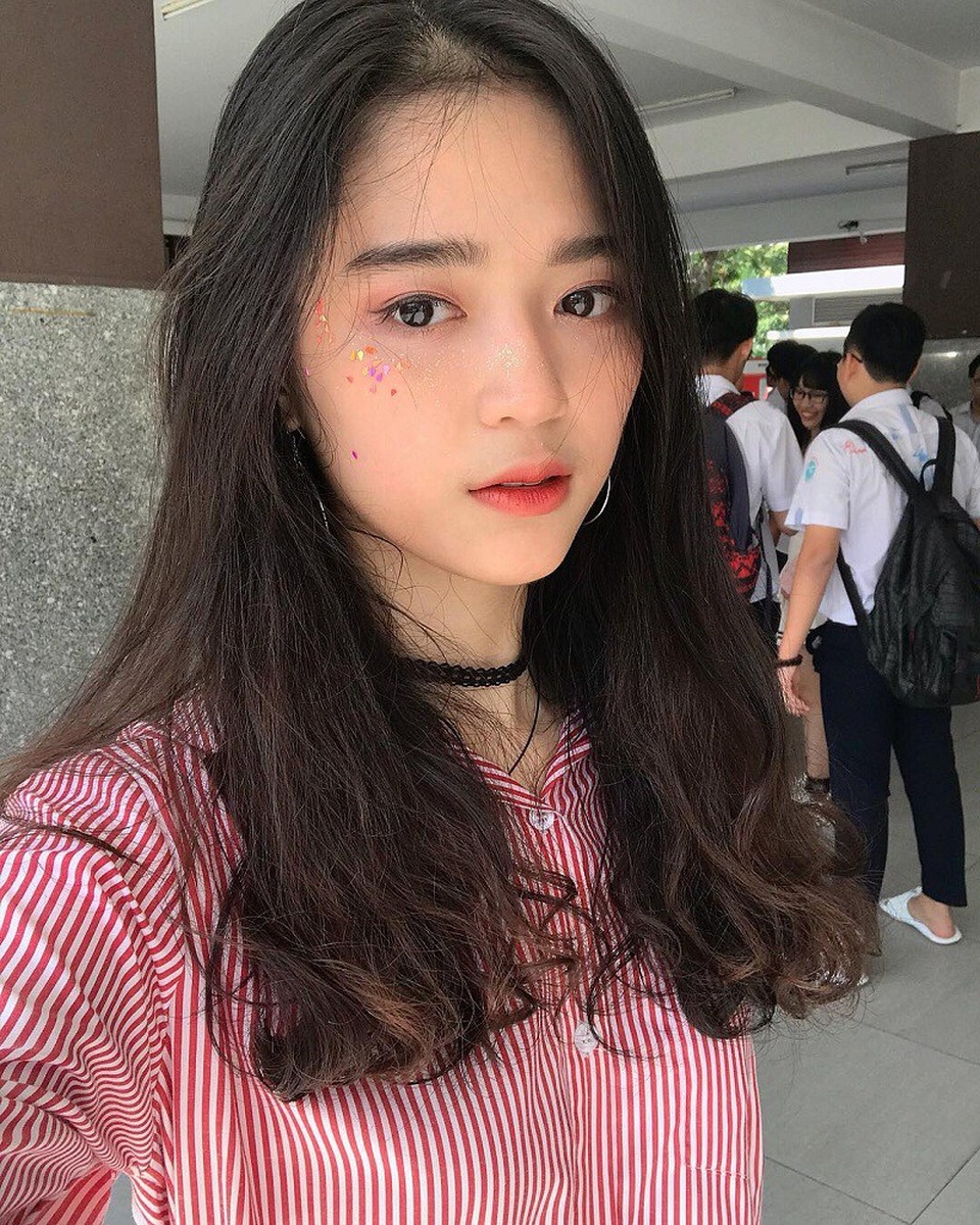 Chỉ 10 giây che nắng cho bạn, nữ sinh Bình Dương khiến dân mạng thương nhớ - 7 Chỉ 10 giây che nắng cho bạn, nữ sinh Bình Dương khiến dân mạng thương nhớ - 7