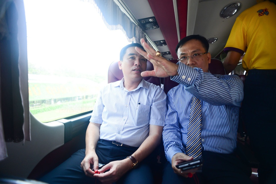 Khám phá đảo ngọc Phú Quốc với dịch vụ Hop on Hop off của Sasco - 6 Bustour Hop on Hop off có không gian rộng rãi với 45 ghế ngồi, phù hợp với địa hình và khí hậu Phú Quốc.