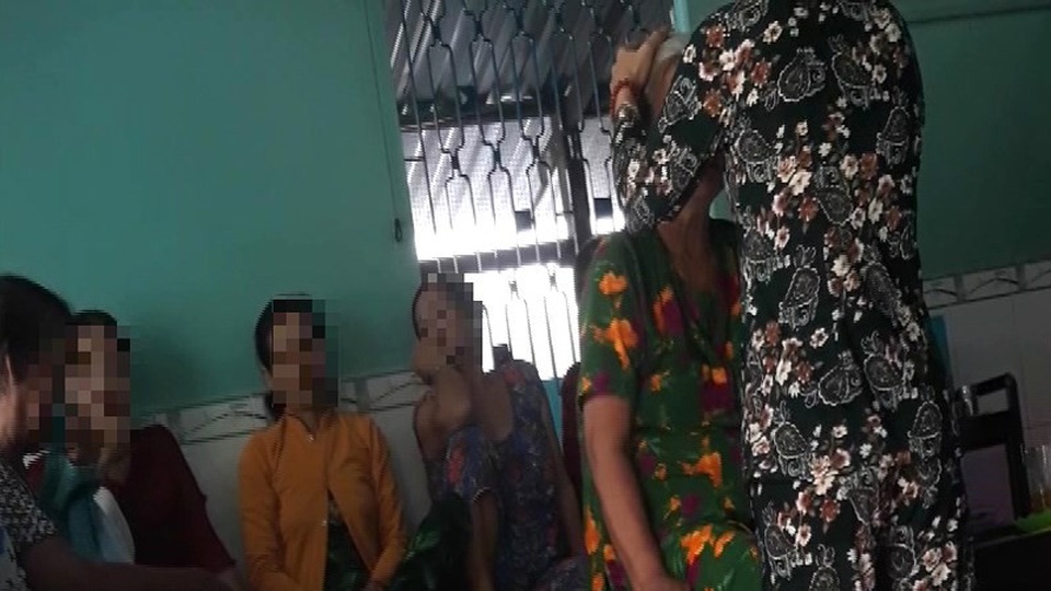 Chữa bệnh bằng cách... sờ, vuốt, thổi - 2 Chữa bệnh bằng cách... sờ, vuốt, thổi - 2