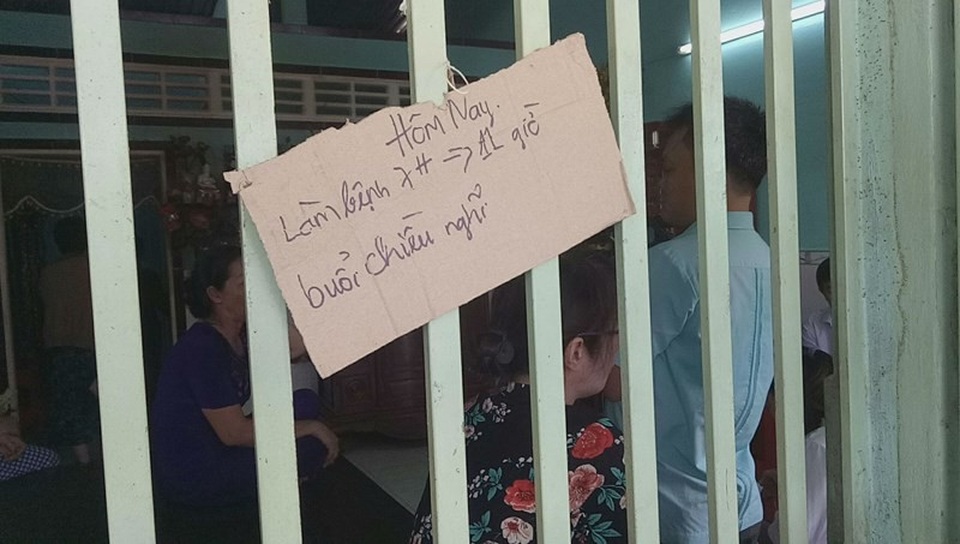 Chữa bệnh bằng cách... sờ, vuốt, thổi - 3 Thông báo thời gian hành nghề chữa bệnh