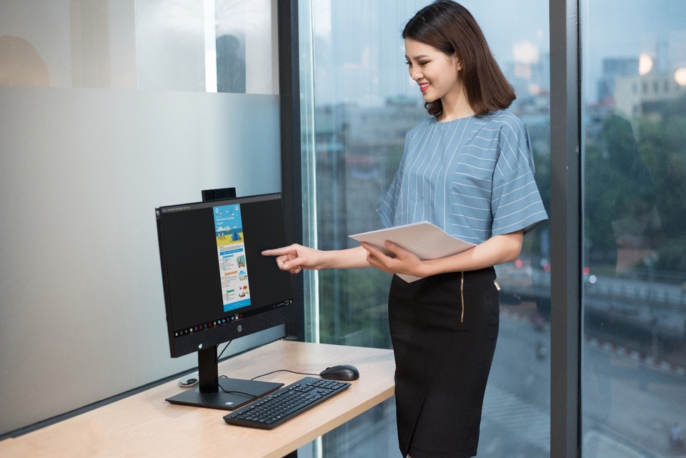 Thêm lựa chọn nếu bạn đang tìm chiếc máy tính tối giản, phục vụ cho nhu cầu học tập, làm việc - 4 HP ProOne 600 G4 AiO hỗ trợ màn hình cảm ứng 21.5’’ FHD với 2 tùy chọn cấu hình Core i3 với mức giá tham khảo là 18,49 triệu đồng và 20,49 triệu đồng cho cấu hình Core i5