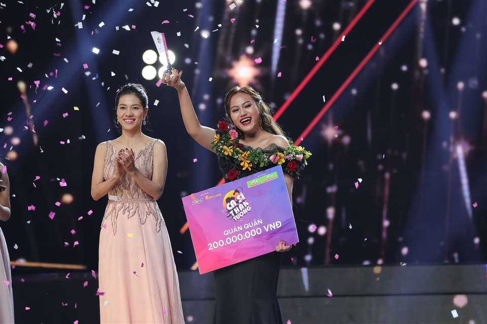 
Là thí sinh có màn lột xác hoàn hảo nhất, giảm tới 10kg để hóa thân hoàn hảo thành Hồ Ngọc Hà, Đan Trang đã chinh phục hoàn toàn ban giám khảo và đứng lên bục cao nhất giành giải thưởng 200 triệu đồng.
