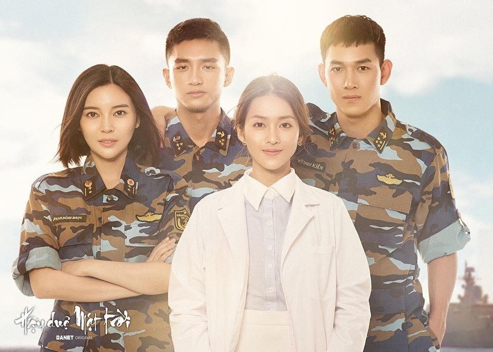 Nam diễn viên chính “Hậu duệ mặt trời” phiên bản Việt chia sẻ khi phim bị sai sót - 3 Dù phim có sự góp mặt của dàn diễn viên trẻ đẹp nhưng lại vấp phải nhiều luồng ý kiến khen chê.