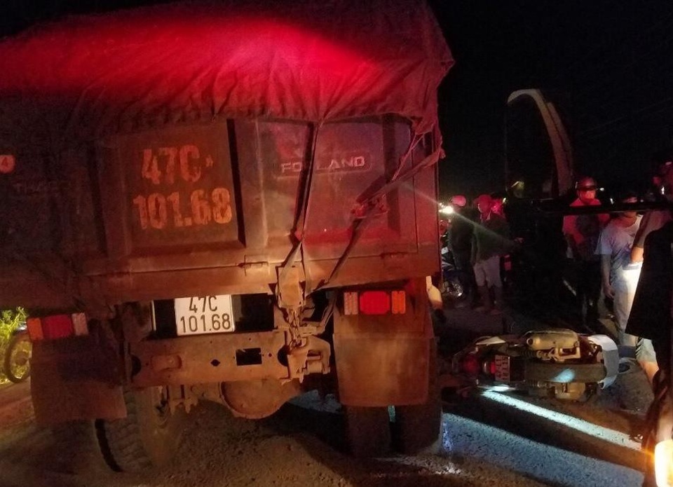 Hiện trường vụ tai nạn khiến Trung úy công an tử vong