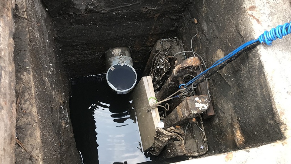 Hố ga này có nhiệm vụ điều tiết lượng nước dẫn về bể chứa phía máy bơm