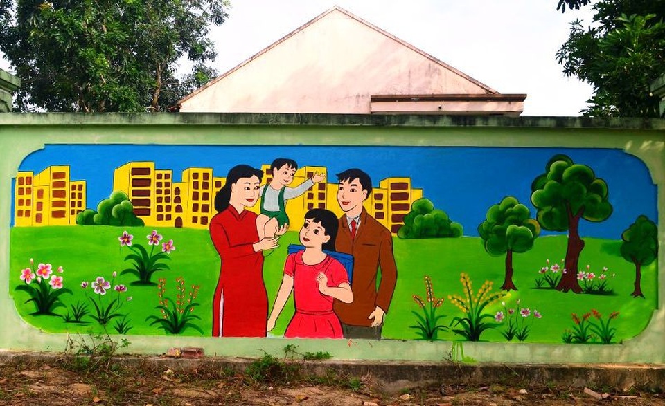 "Con đường bích họa" ghi dấu ấn của bạn trẻ xứ Nghệ - 4 Gia đình hạnh phúc, xã hội phồn vinh.