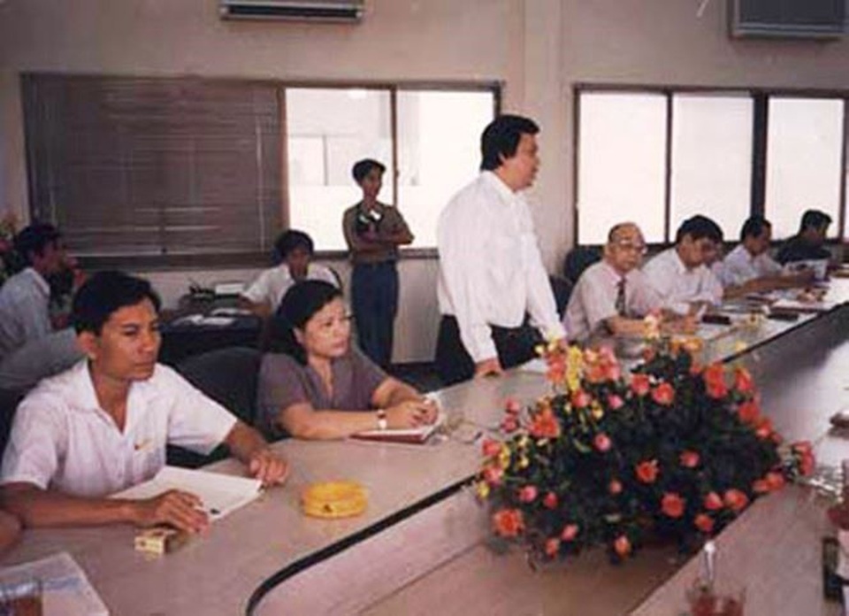 Epco – Minh Phụng qua hồi ức của Liên Khui Thìn - 2
Doanh nhân Tăng Minh Phụng trong một buổi họp công ty