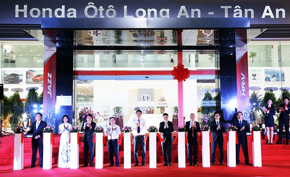 Honda khai trương đại lí ôtô thứ 31 tại Việt Nam - 3
Honda Ôtô Long An - Tân An đi vào hoạt động sẽ phục vụ khách hàng ở Long An và các tỉnh lân cận có nhu cầu trải nghiệm các sản phẩm và dịch vụ chính hãng đáp ứng tiêu chuẩn khắt khe của Honda.