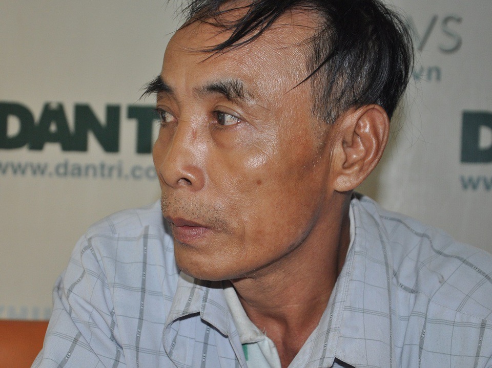 Bố tai nạn, mẹ đi lấy chồng, tính mạng bé 9 tuổi bị đe dọa từng ngày vì ung thư hạch - 7 Bác Cầm cùng đường vì không có tiền cho cháu đi chữa bệnh tiếp.