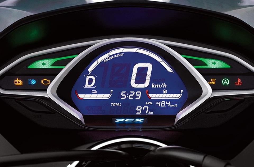 Honda PCX - Mẫu xe máy hybrid đầu tiên tại Việt Nam - 2
Chỉ có phiên bản Honda PCX 150cc mới được ứn dụng công nghệ hybrid.