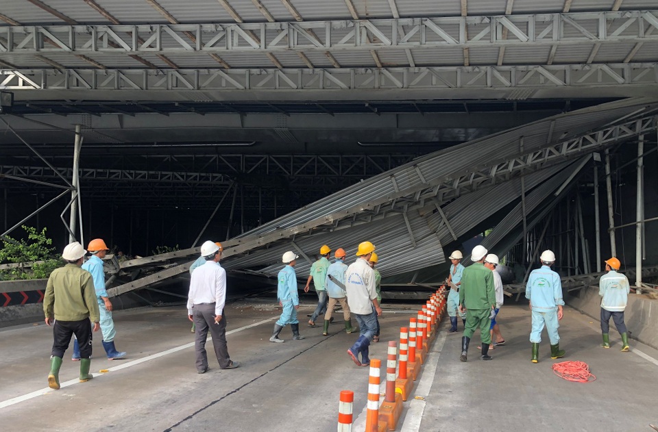 Toàn cảnh 5 giờ hầm Thủ Thiêm “tê liệt”, giao thông phía Đông Sài Gòn hỗn loạn - 13