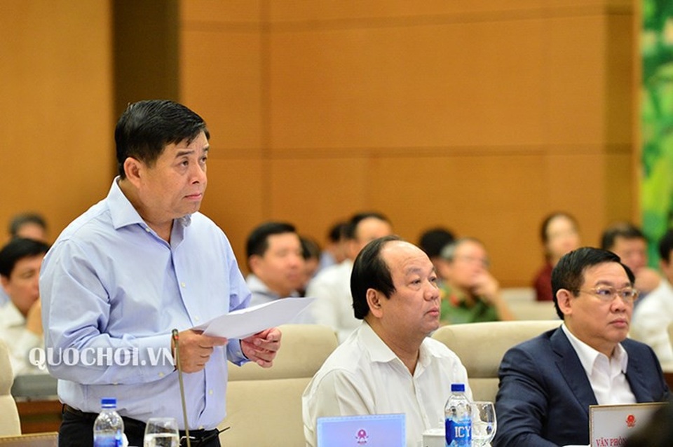 3 Bộ bị phê bình vì chậm thực hiện nhiệm vụ Chính phủ giao - 1 Bộ trưởng KH-ĐT Nguyễn Chí Dũng trình bày báo cáo trước UB Thường vụ Quốc hội