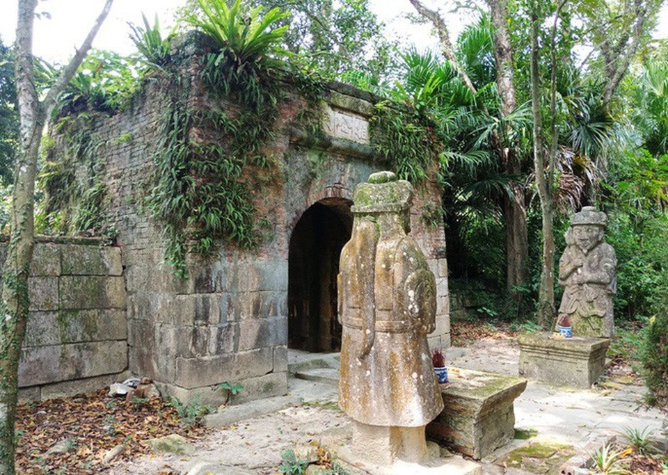 Thành nhà Hồ "đệ nhị" bị lãng quên, 52 tỉ đồng trùng tu vẫn nằm "trên giấy" - 8 Thành nhà Hồ "đệ nhị" bị lãng quên, 52 tỉ đồng trùng tu vẫn nằm "trên giấy" - 8