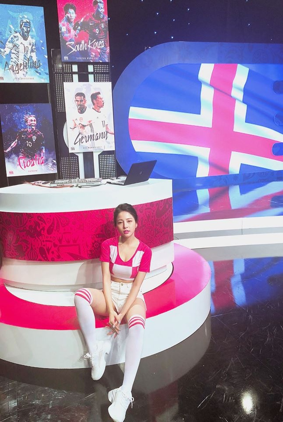 Hình ảnh hiện tại Trâm Anh vẫn chưa hài lòng lắm. Tôi vẫn muốn mình gầy hơn chút nữa và đang cố gắng làm điều ấy”, hot girl khẳng định. Bên cạnh vai trò MC, thời gian này Trâm Anh cũng tích cực tập luyện vũ đạo, học đàn và học thanh nhạc. Cô muốn khám phá bản thân ở nhiều lĩnh vực khác nhau để tiến xa hơn trong con đường nghệ thuật.